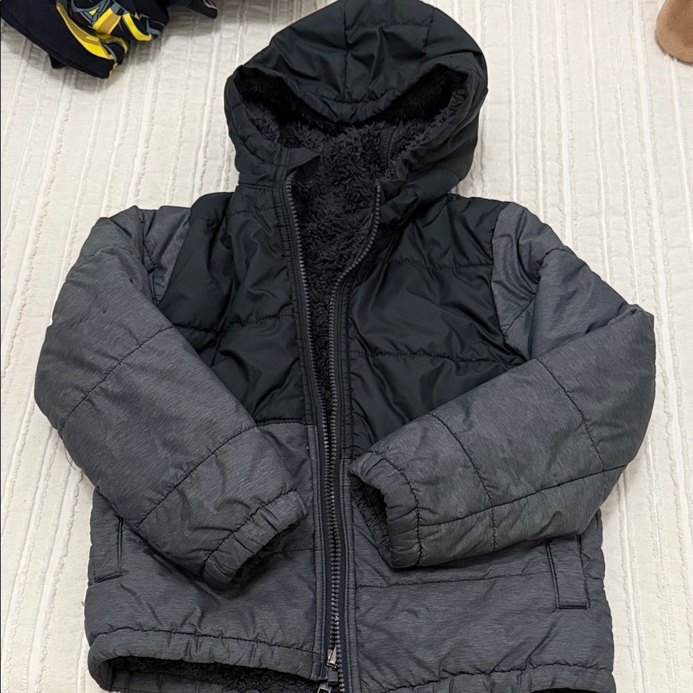 The North Face Kids Two-Tone Black & Gray Hooded Puffer Jacket